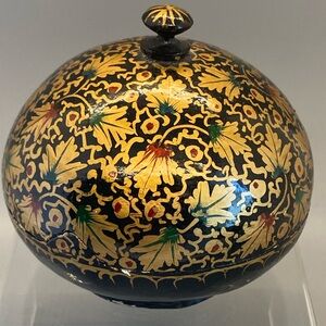 Lacquered wooden covered dish/trinket box. 2 part with top half fitted cover.